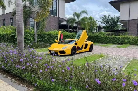 Lamborghini Aventador LP700-4 đời 2012 tái xuất thị trường với giá bán hấp dẫn