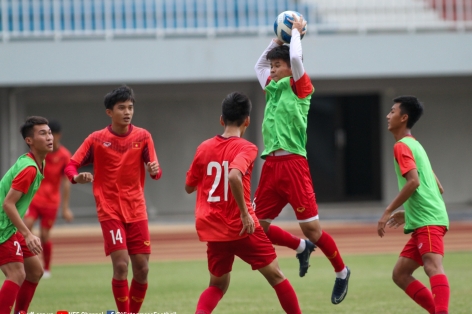 U16 Việt Nam tập 'bài dị' trước trận chung kết Đông Nam Á với Indonesia