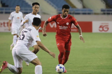 Trực tiếp Viettel 0-1 Bình Định: Bất ngờ xảy ra