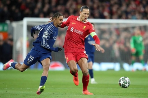 Van Dijk có tin đồn gia nhập PSG ngay sau khi Liverpool bị loại