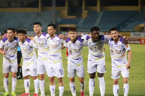 Trực tiếp Hà Nội 4-1 TP HCM: Văn Quyết tỏa sáng