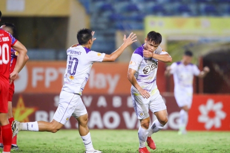 Trực tiếp Hà Nội 1-1 TP HCM: Rượt đuổi hấp dẫn