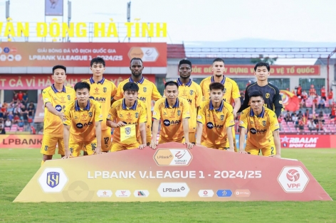 Chưa chắc trụ hạng, SLNA lại nhận thêm tin sét đánh