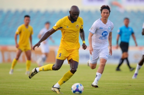 CLB V-League nào phải xuống chơi tại giải hạng Nhất?