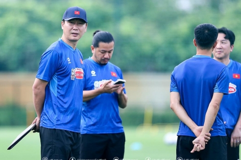 HLV Kim Sang Sik ra quyết định ngỡ ngàng với U23 Việt Nam