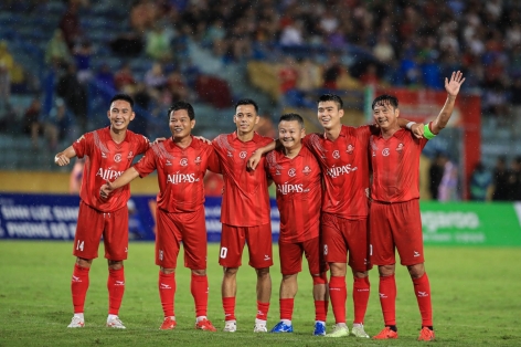 Việt Nam All Stars ngược dòng ấn tượng, đánh bại Huyền thoại MU