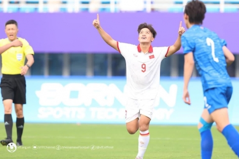 HLV Kim Sang Sik tìm ra tiền đạo số 1 của U23 Việt Nam