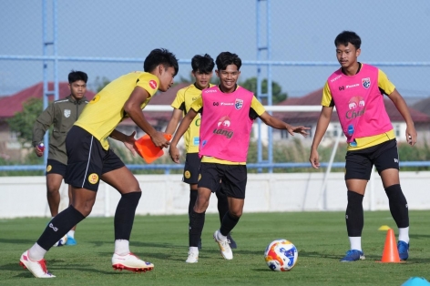 Quyết soán ngôi U23 Việt Nam, Thái Lan tập hết công suất