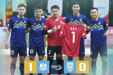 Lỡ SEA Games, thủ môn số 1 Việt Nam được đồng đội làm 1 điều
