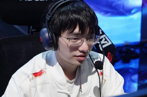 Không phải Bin hay Knight, đây mới là tuyển thủ LPL khiến fan LCK 'toát mồ hôi hột'