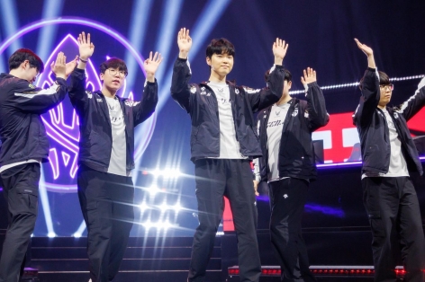 MSI 2025: Lộ diện 2 cái tên nhận vô vàn 'gạch đá' sau trận đại chiến T1 vs Gen.G