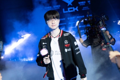 Doinb 'cầu xin' Faker đừng giải nghệ và hé lộ thực trạng tồi tệ của LMHT