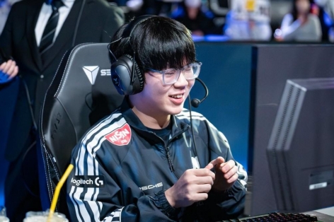DRX bất ngờ có động thái đôn tuyển thủ Việt LazyFeel làm Xạ thủ chính thức