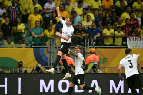 Trực tiếp Brazil 1-1 Uruguay: Vô lê đẳng cấp