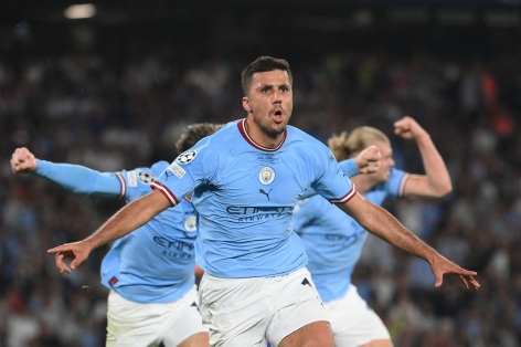 Rodri rực sáng, Man City đánh bại Inter để hoàn tất cú ăn ba lịch sử