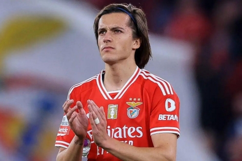 Real Madrid bất ngờ quan tâm cựu hậu vệ MU sau cơn bão chấn thương