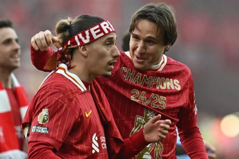 Sao Liverpool im lặng sau chức vô địch EPL, Mourinho chờ giải cứu'