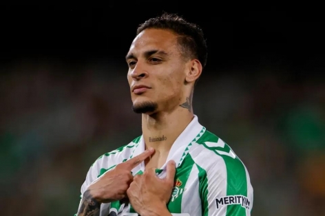 Man United chính thức ra giá cho Antony