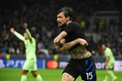 Francesco Acerbi: 37 năm cho khoảnh khắc người hùng tại C1