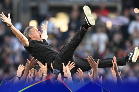 Luis Enrique sắp san bằng kỷ lục ăn ba của Pep Guardiola