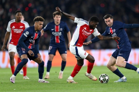 CĐV Arsenal muốn một cầu thủ 'rời khỏi CLB' sau trận thua PSG