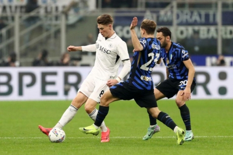 Inter có nguy cơ đá play-off tranh Scudetto trước chung kết C1