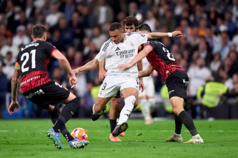 Mbappe phá kỷ lục tồn tại 71 năm của Di Stefano