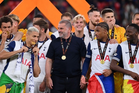 Tottenham vô địch, Roy Keane tranh thủ 'đá đểu' Arsenal
