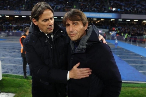 Chuyện lạ: Hai HLV đua vô địch Serie A đều bị cấm chỉ đạo trận quyết định
