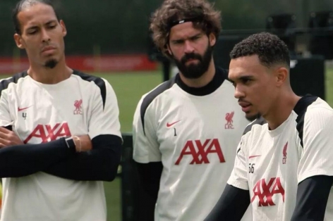 Alexander-Arnold bật khóc tại Liverpool