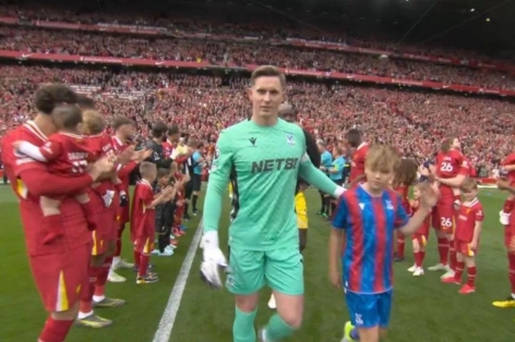 Liverpool bất ngờ làm hành động đặc biệt với nhà vô địch FA Cup