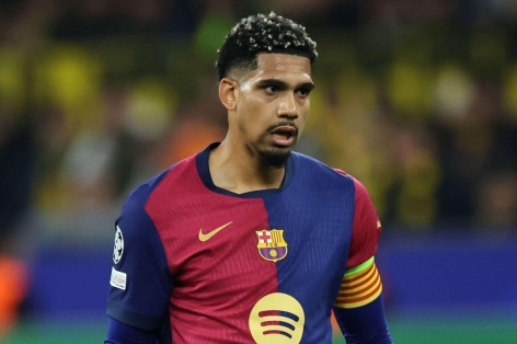 Ronald Araujo đưa ra tuyên bố về tương lai tại Barcelona