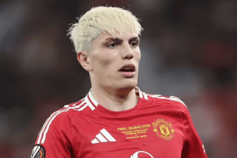Erik ten Hag đối đầu AC Milan trong cuộc đua giành Garnacho