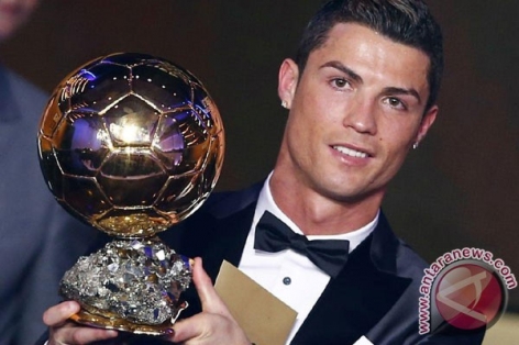 Toàn cảnh 'drama' Quả bóng Vàng 2013 giữa Ronaldo và Ribery