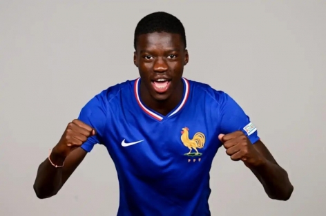Chính thức: Chelsea ký hợp đồng 8 năm với thần đồng 19 tuổi