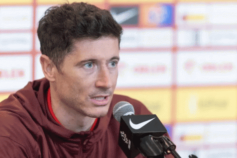 Cuộc gọi bất ngờ lúc nửa đêm khiến Lewandowski quyết định rời ĐT Ba Lan