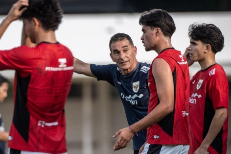HLV U23 Indonesia dè chừng Malaysia và Brunei