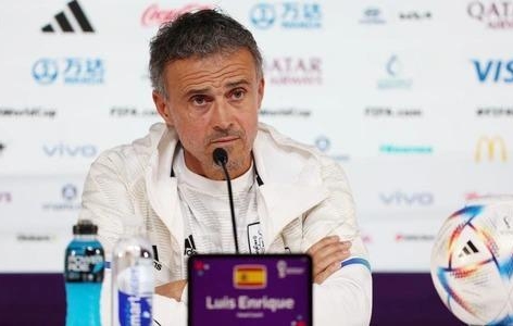 Luis Enrique: 'Không tay đổi, PSG sẽ sớm trả giá!'