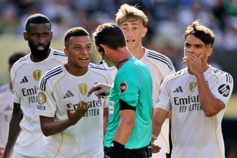 Real Madrid 'rơi mặt nạ' trước PSG: Sự sụp đổ đã được báo trước
