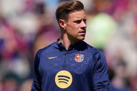 Barca lo sốt vó vì nước đi bất ngờ của Ter Stegen