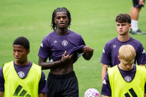 Sao trẻ tiết lộ 'bí kíp' của Arsenal, khuyên Man Utd nên học hỏi