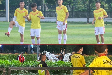 U19 Việt Nam vẫn ra sân tập bình thường mặc cho CĐV Indonesia làm loạn