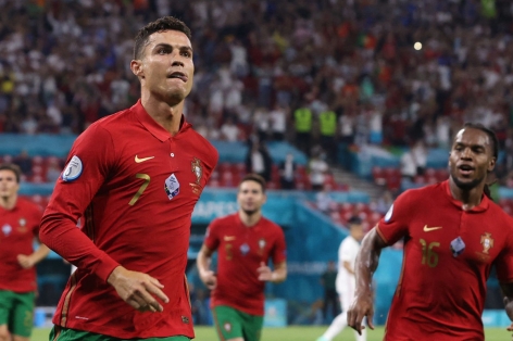 Cristiano Ronaldo: Tuổi 36 và 5 bàn thắng ở EURO