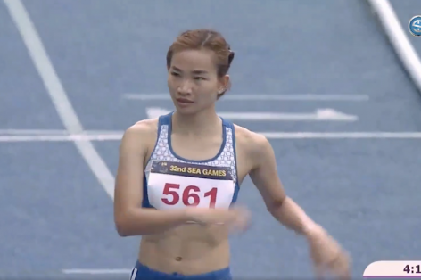 VIDEO: Nguyễn Thị Oanh khiến đối thủ ‘hít khói’, giành HCV 1500m SEA Games 32