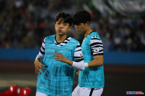 Dàn cầu thủ U20 Hàn Quốc gây thương nhớ với vẻ điển trai