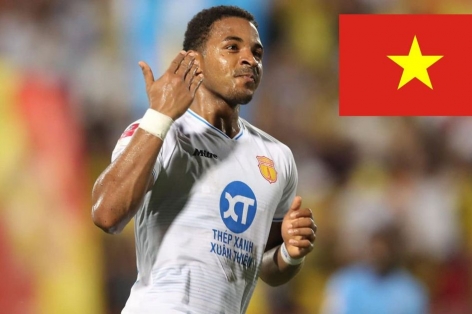Tiền đạo xin nhập tịch Việt Nam nói gì khi 'thâu tóm' danh hiệu ở V-League?