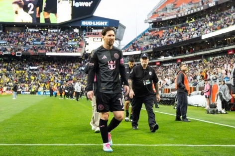 Messi giúp đối thủ lập kỷ lục lịch sử
