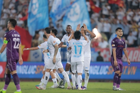 Thắng đậm Bình Dương, Nam Định xây chắc ngôi đầu V-League