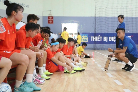 Tuyển Việt Nam họp đội sau trận thua Trung Quốc