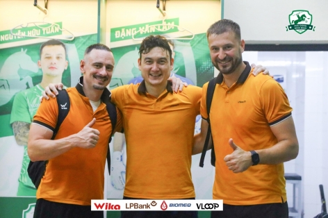 Thủ môn Văn Lâm trải lòng sau chiến tích thăng hạng sớm